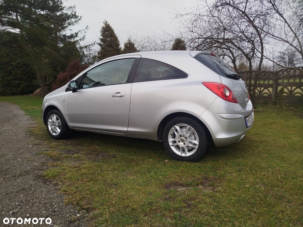 Opel Corsa 1.4 16V 150 Jahre - 13