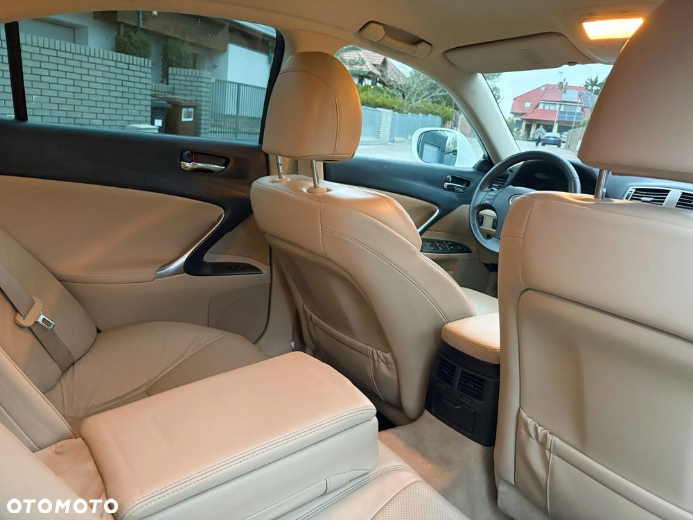 Lexus IS 250 Luxury Line - 19