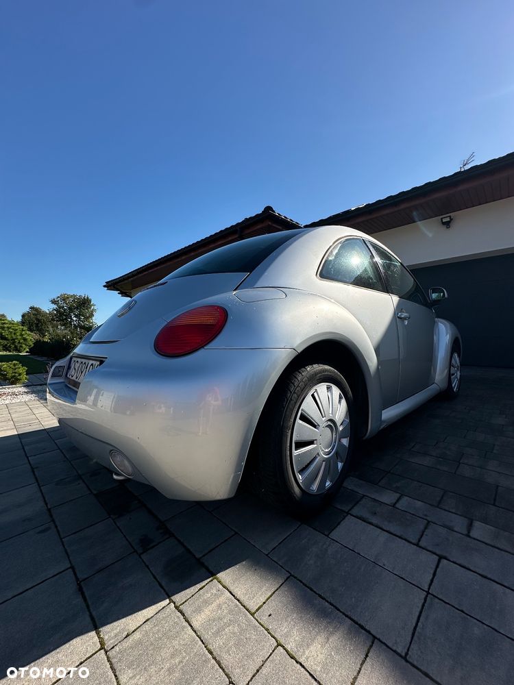 Volkswagen New Beetle 2.0 - 9