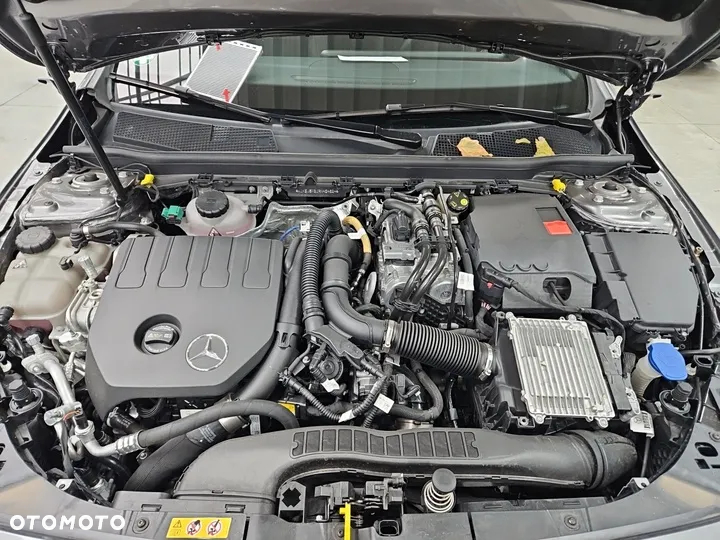 Mercedes-Benz CLA 200 7G-DCT - 10
