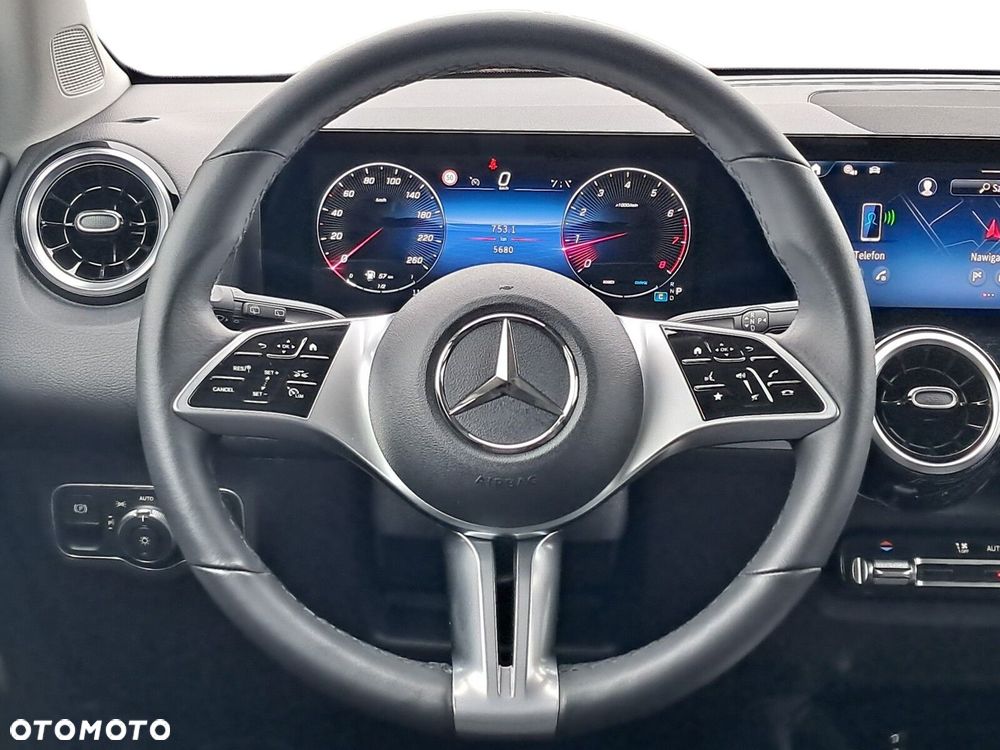 Mercedes-Benz GLB - 10