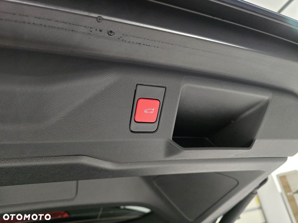 Peugeot 5008 1.2 PureTech mHEV GT S&S e-DCS6 - 11