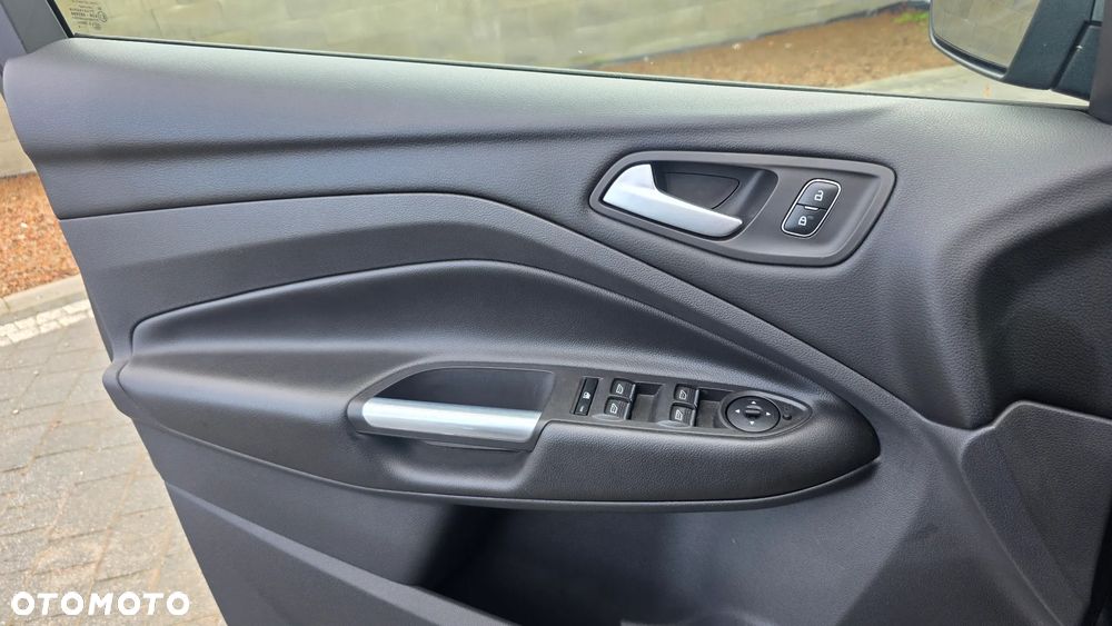 Ford Kuga 1.5 EcoBoost 2x4 ST-Line - 17