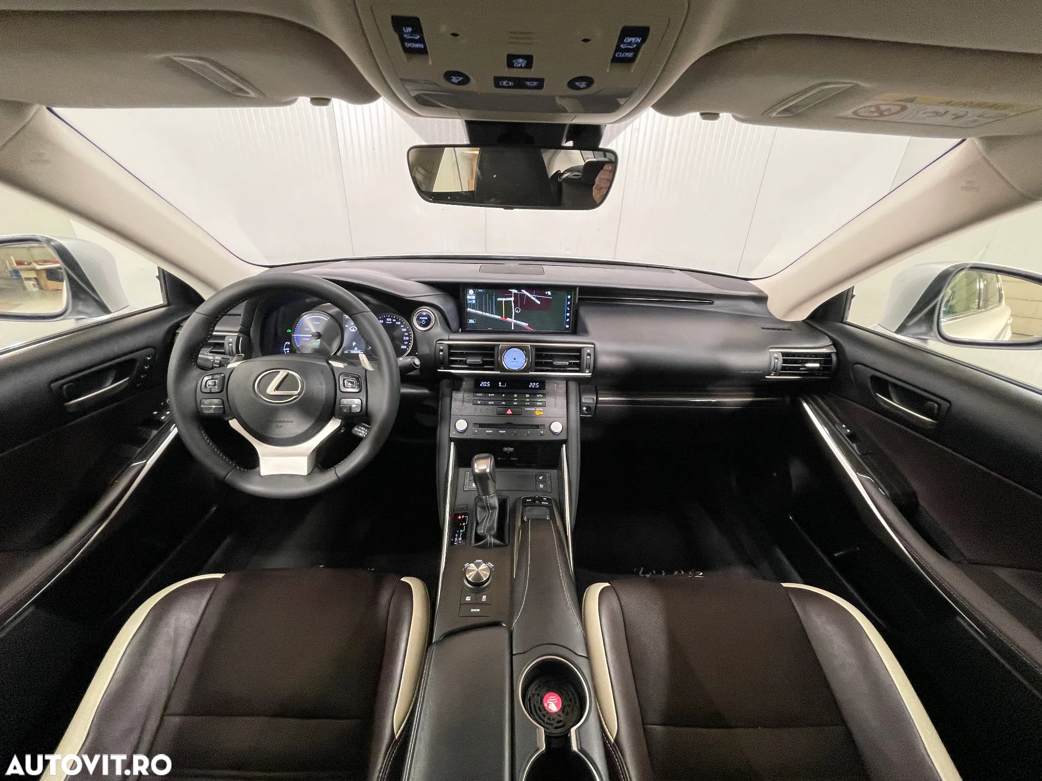 Lexus Seria IS 300h Executive - 8