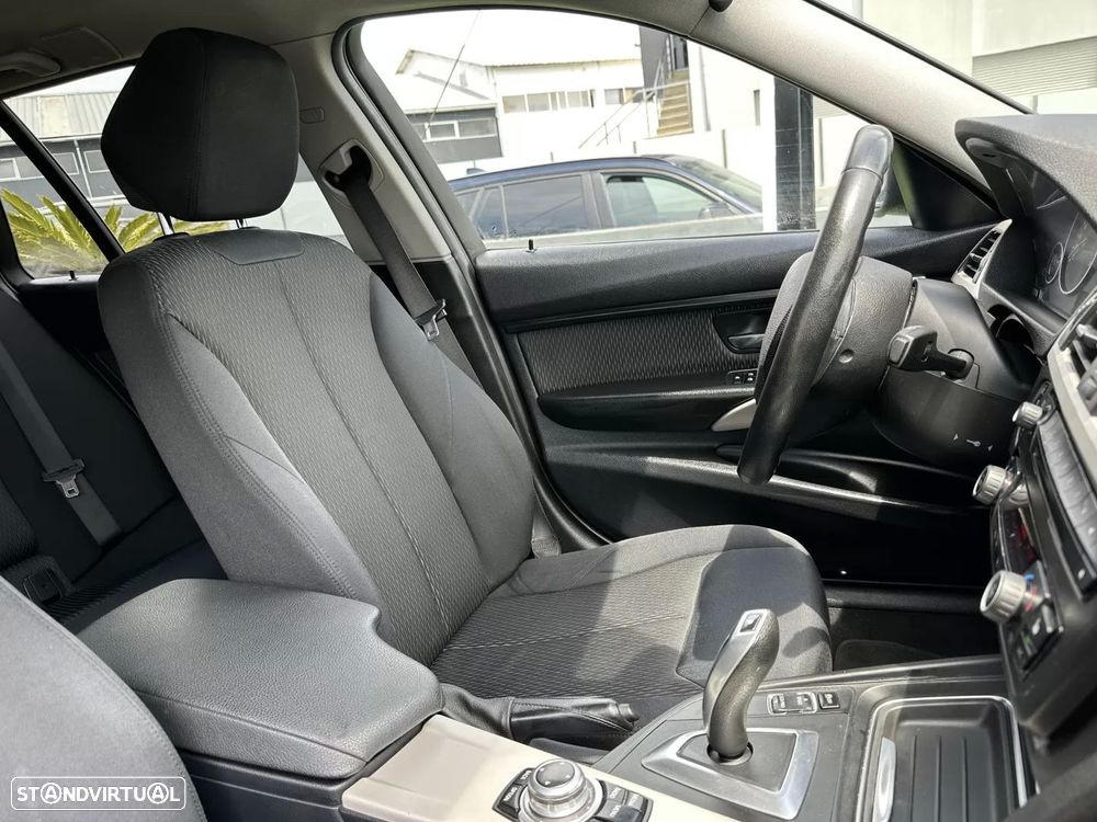 BMW 318 d Aut. Sport Line - 59