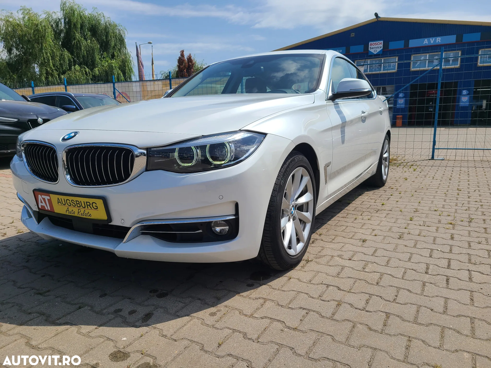 BMW Seria 3 320i GT xDrive AT - 9