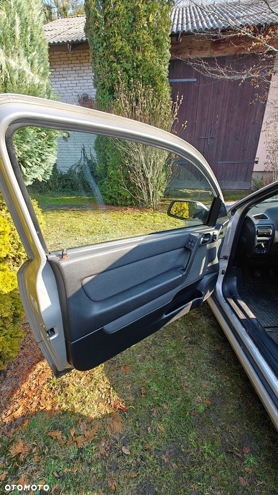 Opel Astra 1.8 Sport - 22