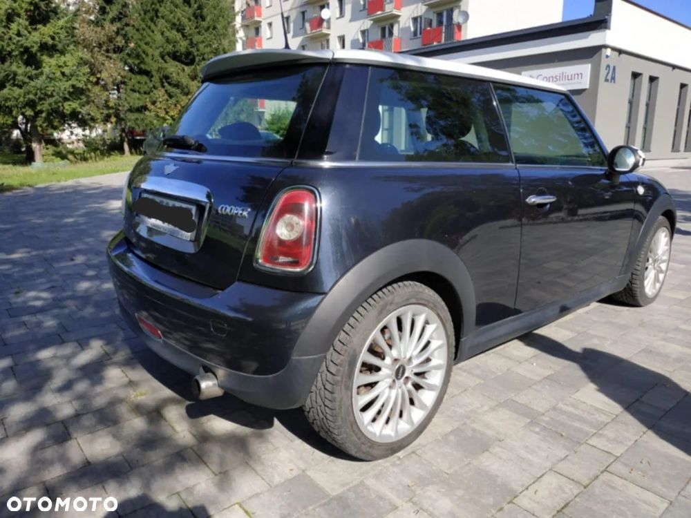 MINI Cooper Standard - 5