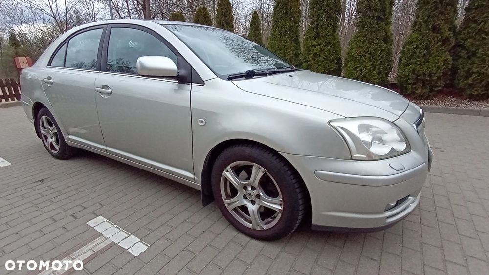 Toyota Avensis - 5