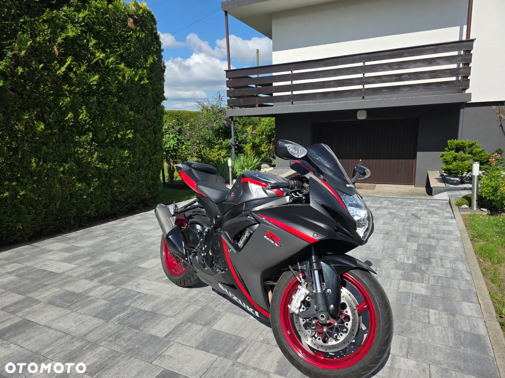 Suzuki GSX-R - 6