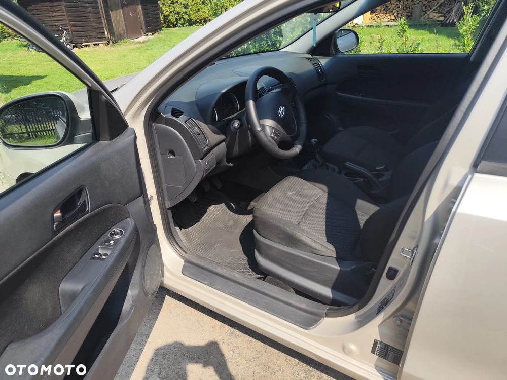 Hyundai i30 1.4 Classic - 9