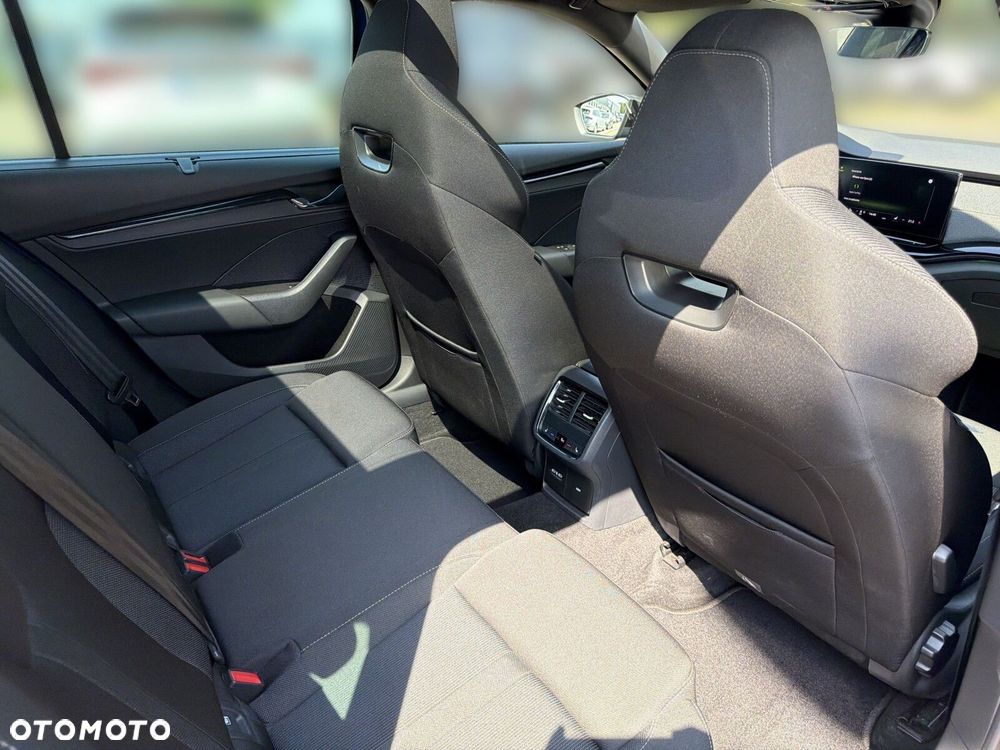 Skoda Octavia 2.0 TDI Sportline DSG - 35