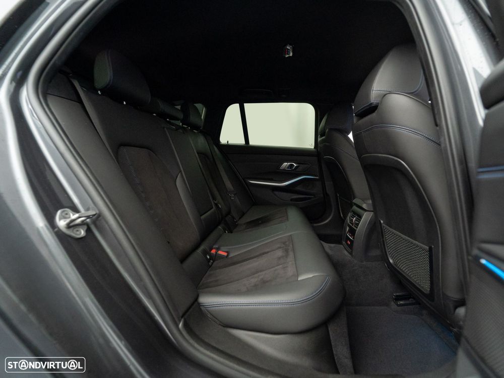 BMW 330 e Pack M Auto - 52