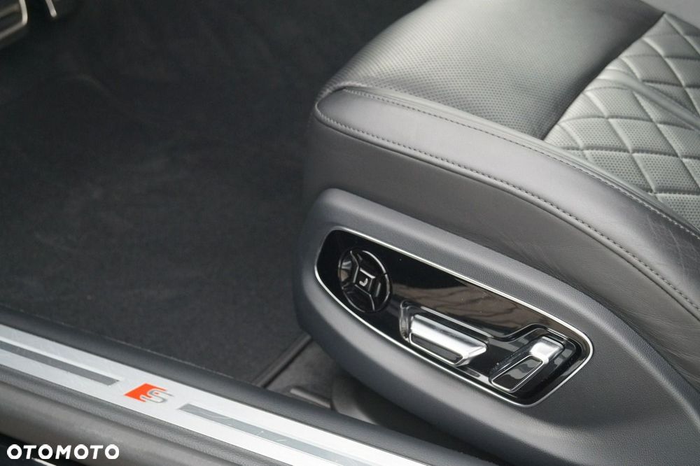 Audi S8 - 17