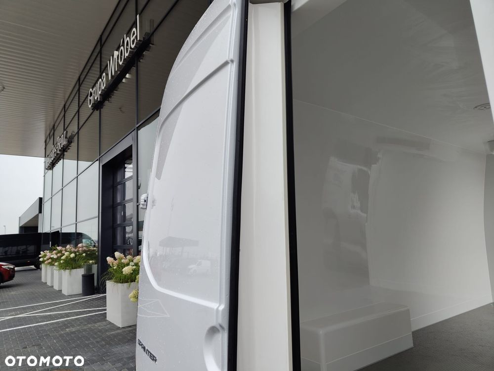 Mercedes-Benz Sprinter - 20