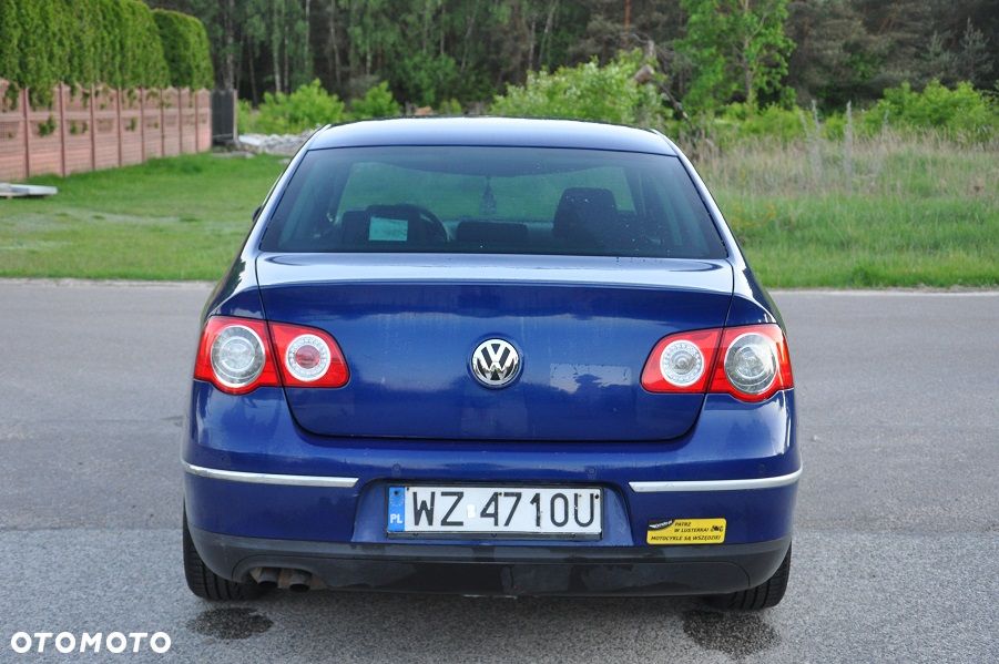 Volkswagen Passat 1.9 TDI Comfortline - 4