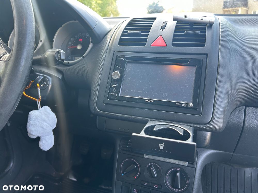 Volkswagen Polo 1.4 16V Comfortline - 21