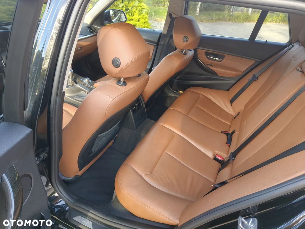 BMW Seria 3 318d Luxury Line - 28