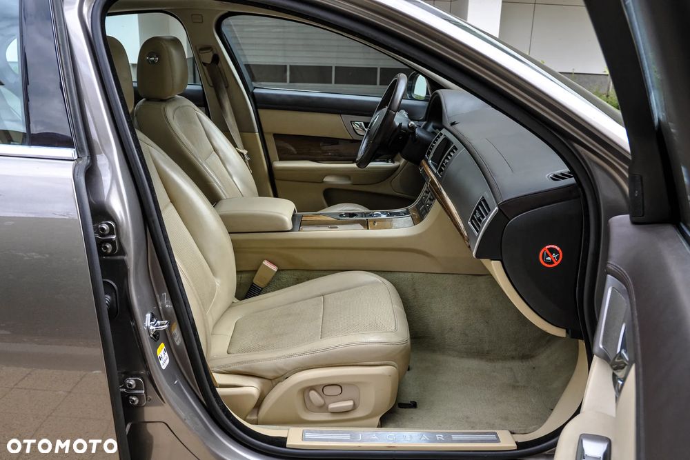 Jaguar XF 3.0 V6 D S Premium Luxury - 11
