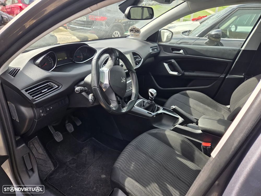 Peugeot 308 - 18