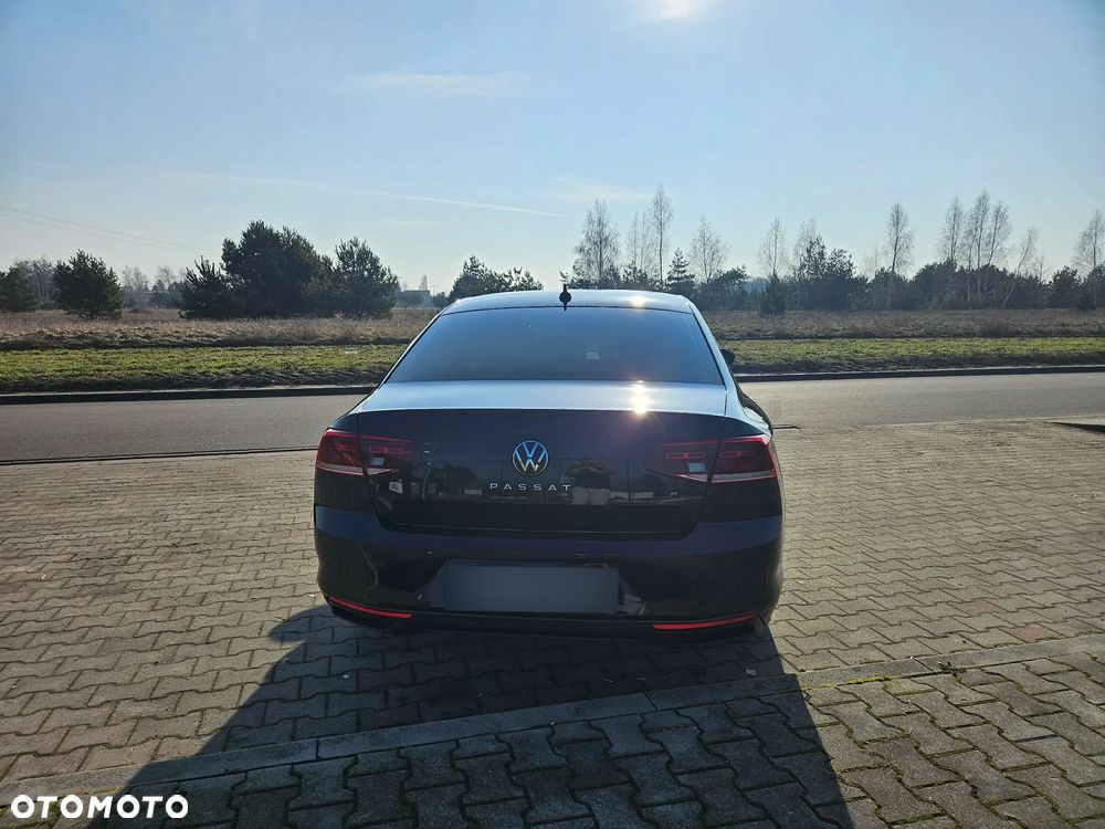 Volkswagen Passat - 10