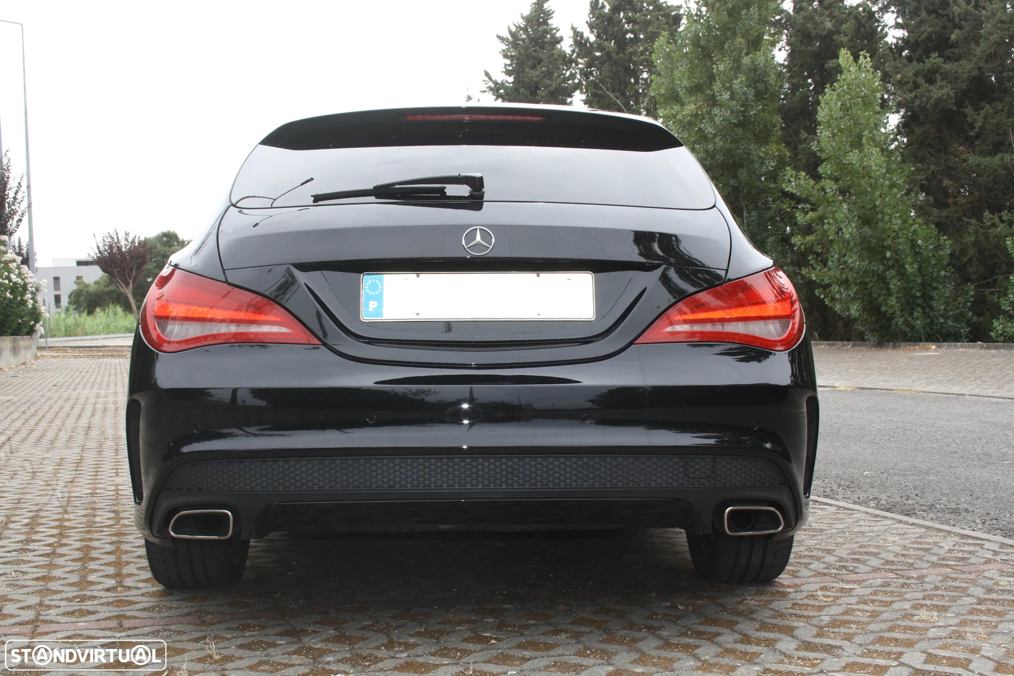 Mercedes-Benz CLA 180 d Shooting Brake AMG Line - 18