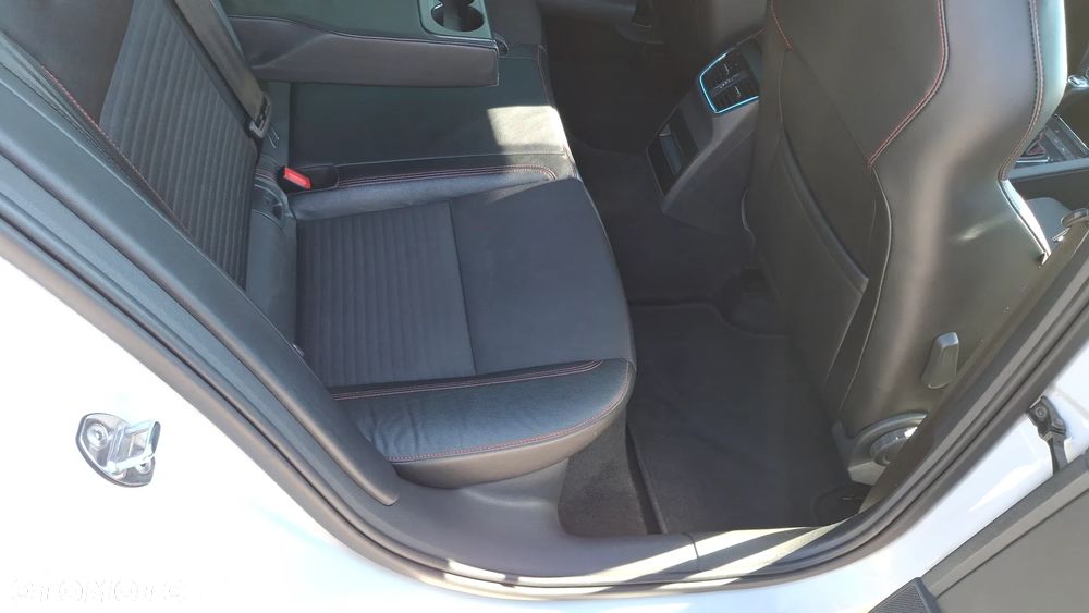 Skoda Octavia 2.0 TDI DSG RS - 19