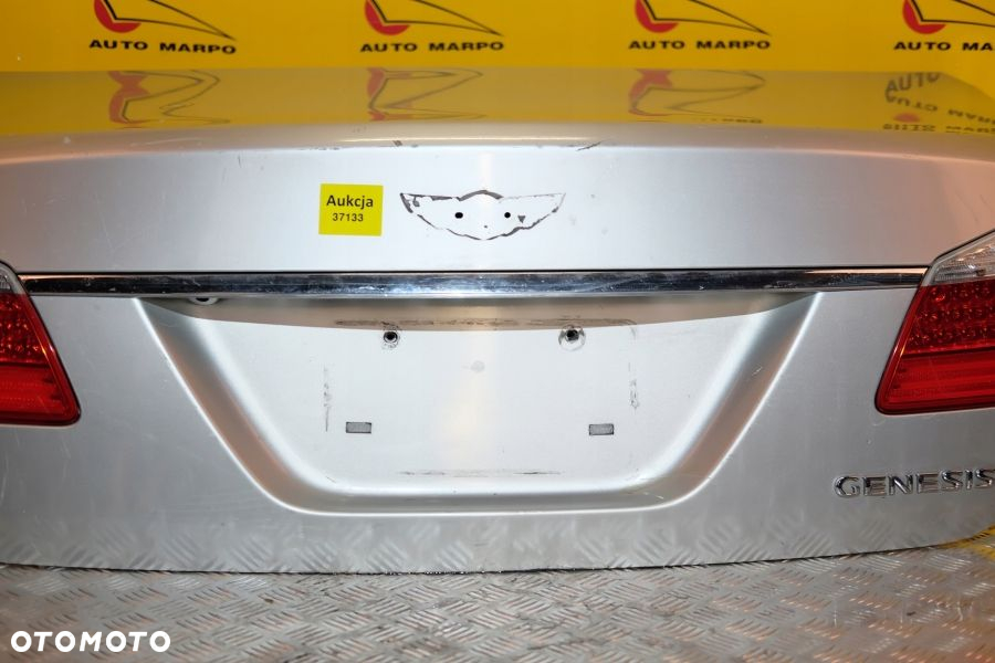 HYUNDAI GENESIS SEDAN 2008-2014 KLAPA TYŁ LAMPA - 7