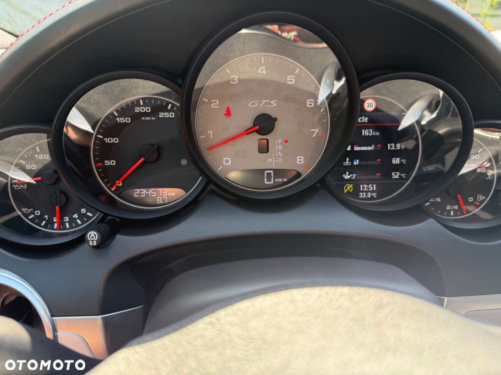 Porsche Cayenne - 12