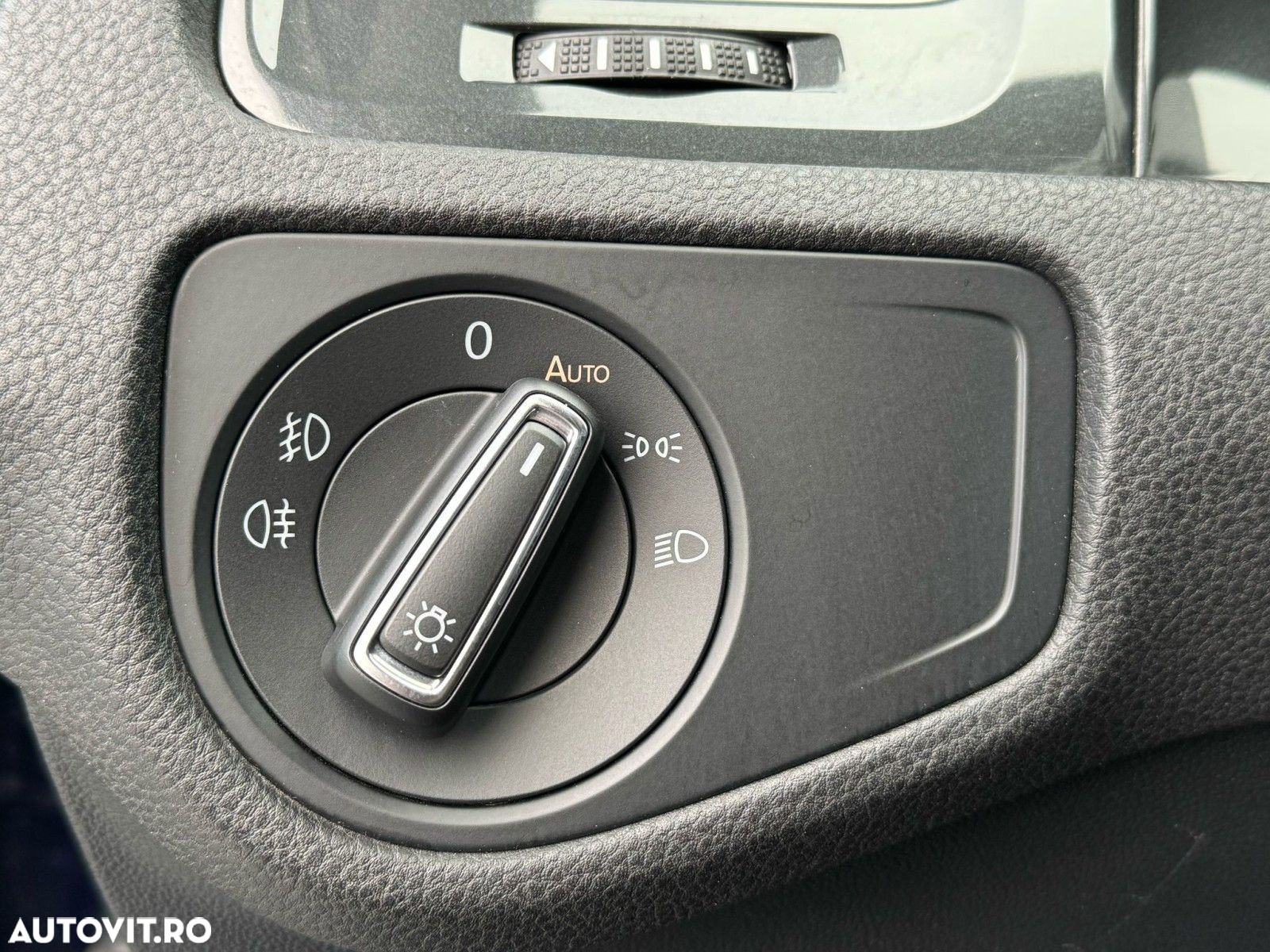 Volkswagen Golf - 10