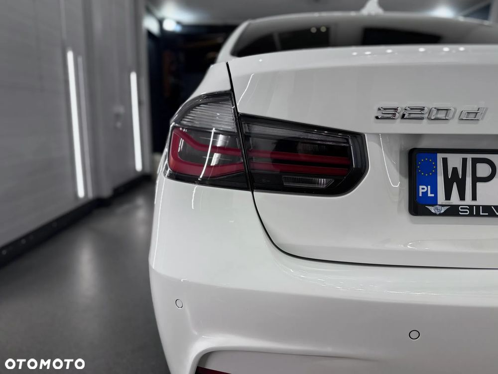 BMW Seria 3 320d M Sport - 12