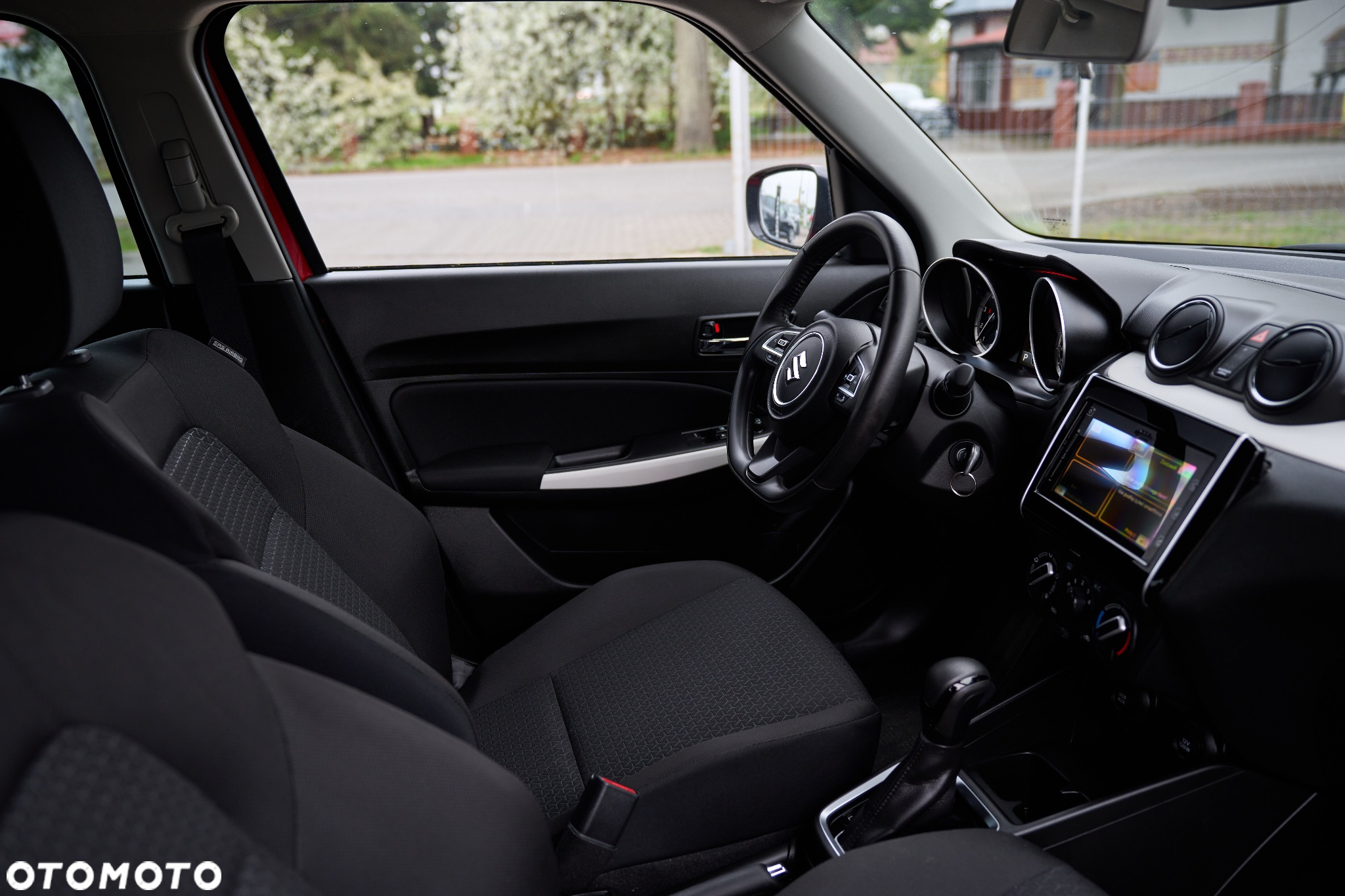Suzuki Swift 1.2 Dualjet Hybrid CVT Comfort - 32