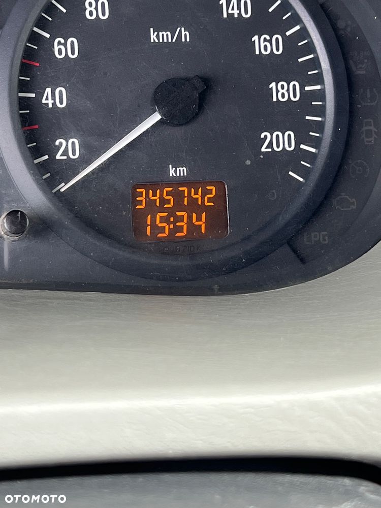 Opel Vivaro - 12