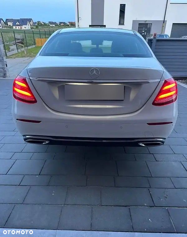 Mercedes-Benz Klasa E 220 d 4-Matic 9G-TRONIC - 7