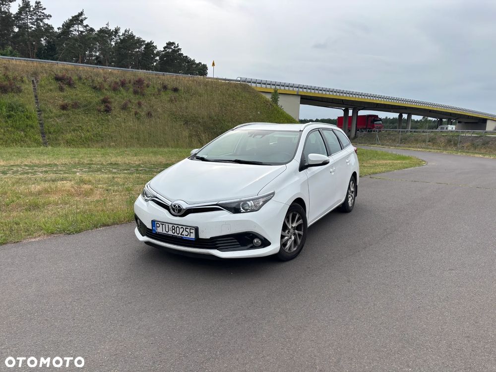Toyota Auris - 1
