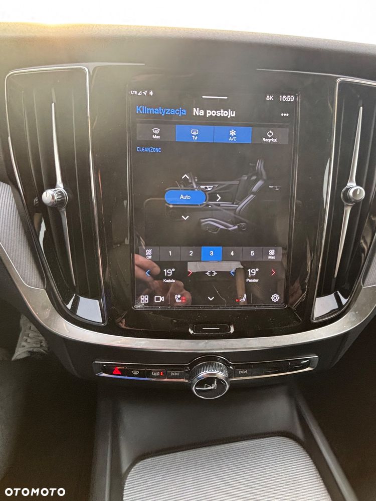 Volvo V60 B4 B Plus Dark - 7