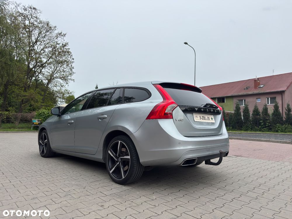Volvo V60 D4 Kinetic - 6