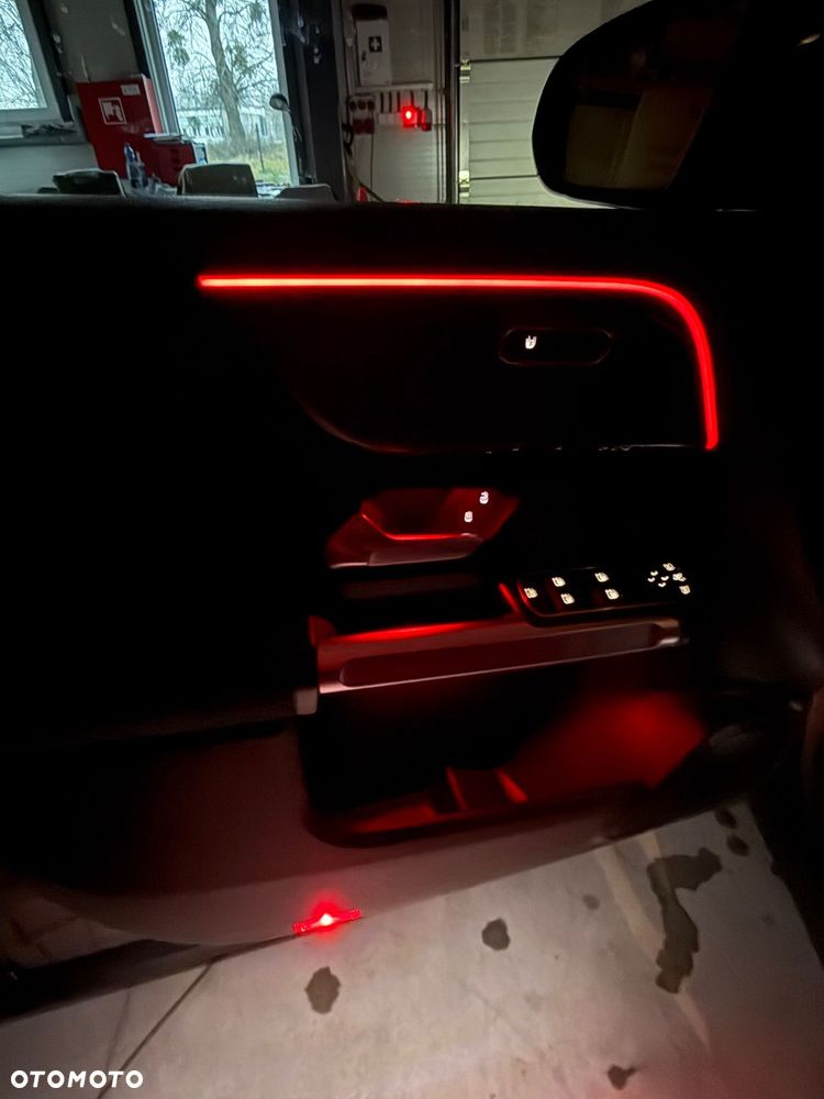 Mercedes-Benz GLB 220 d 4-Matic AMG Line 8G-DCT - 11