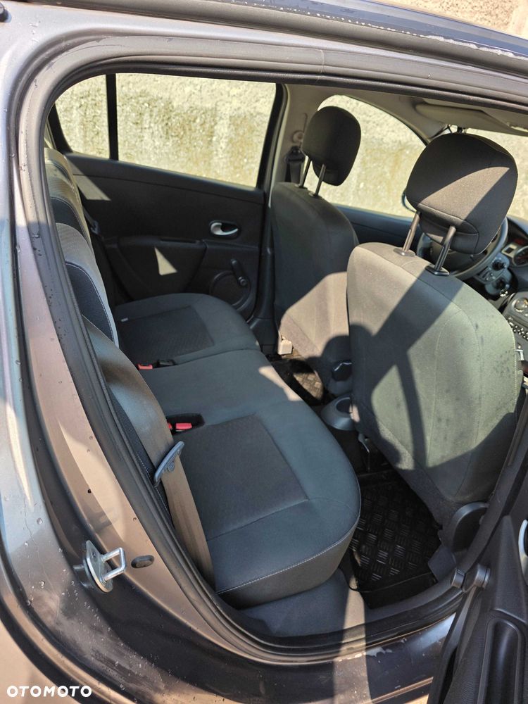 Renault Clio - 7