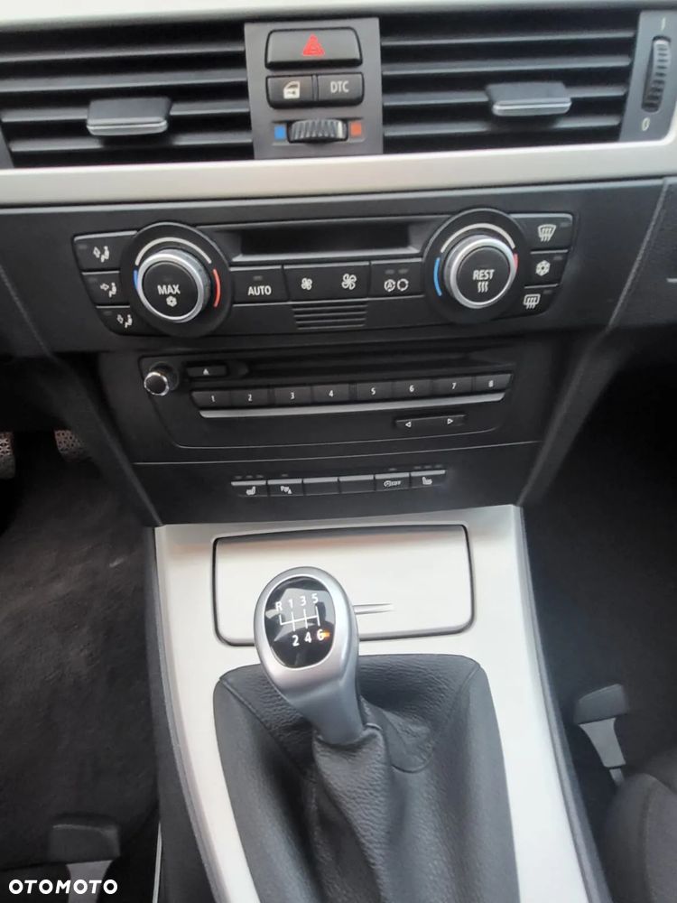 BMW Seria 3 318i Edition Sport - 17