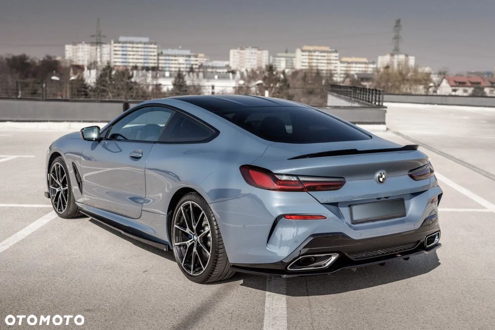 BMW Seria 8 - 32