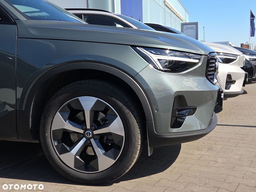 Volvo XC 40 B4 Plus Dark - 31