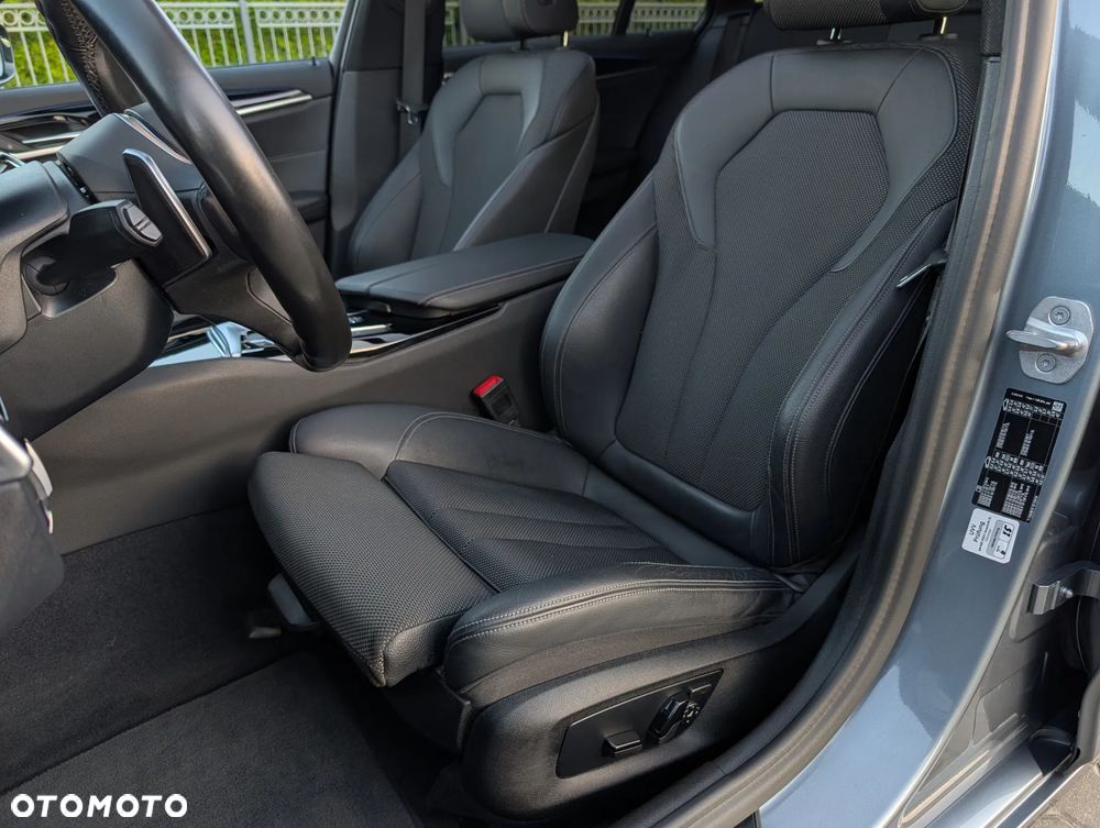 BMW Seria 5 520d Sport Line - 19