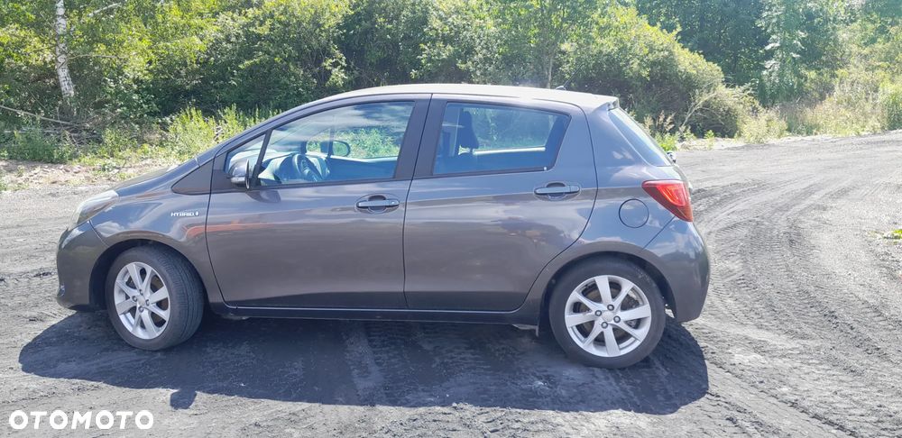 Toyota Yaris Hybrid 100 Premium EU6 - 6