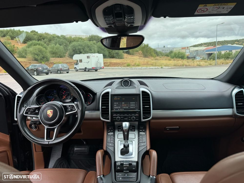 Porsche Cayenne Platinum Edition - 12