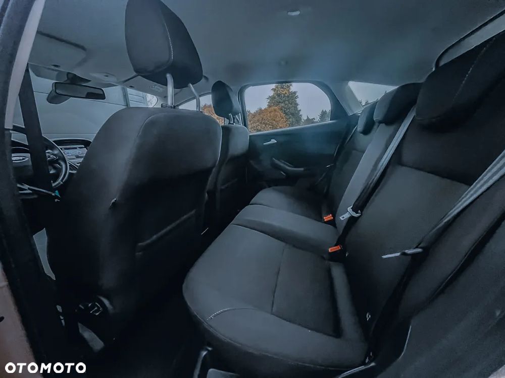 Ford Focus 1.0 EcoBoost Trend - 16