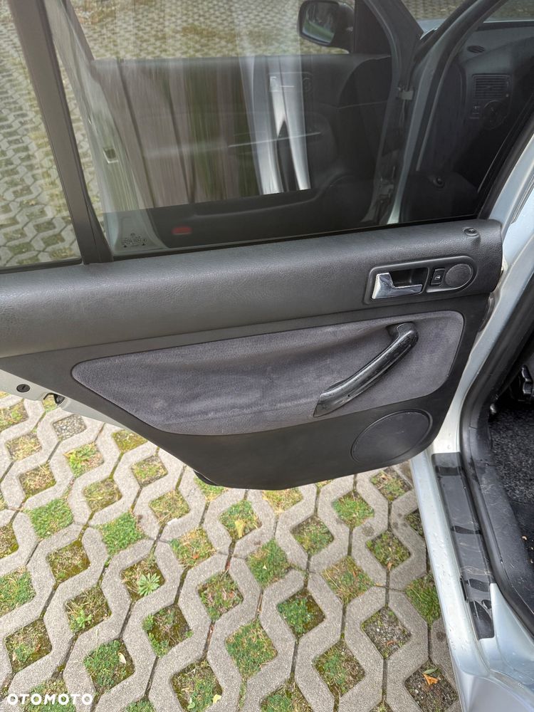 Volkswagen Golf IV 1.6 Highline - 21