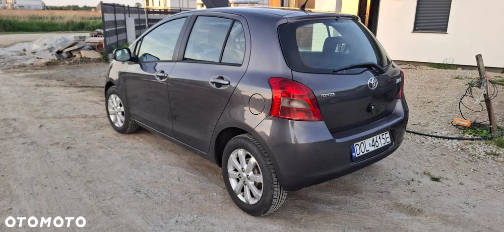 Toyota Yaris 1.3 Sol - 4