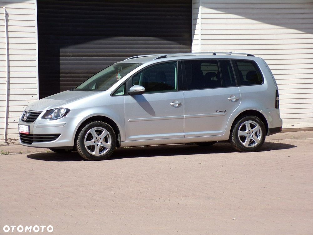 Volkswagen Touran - 16