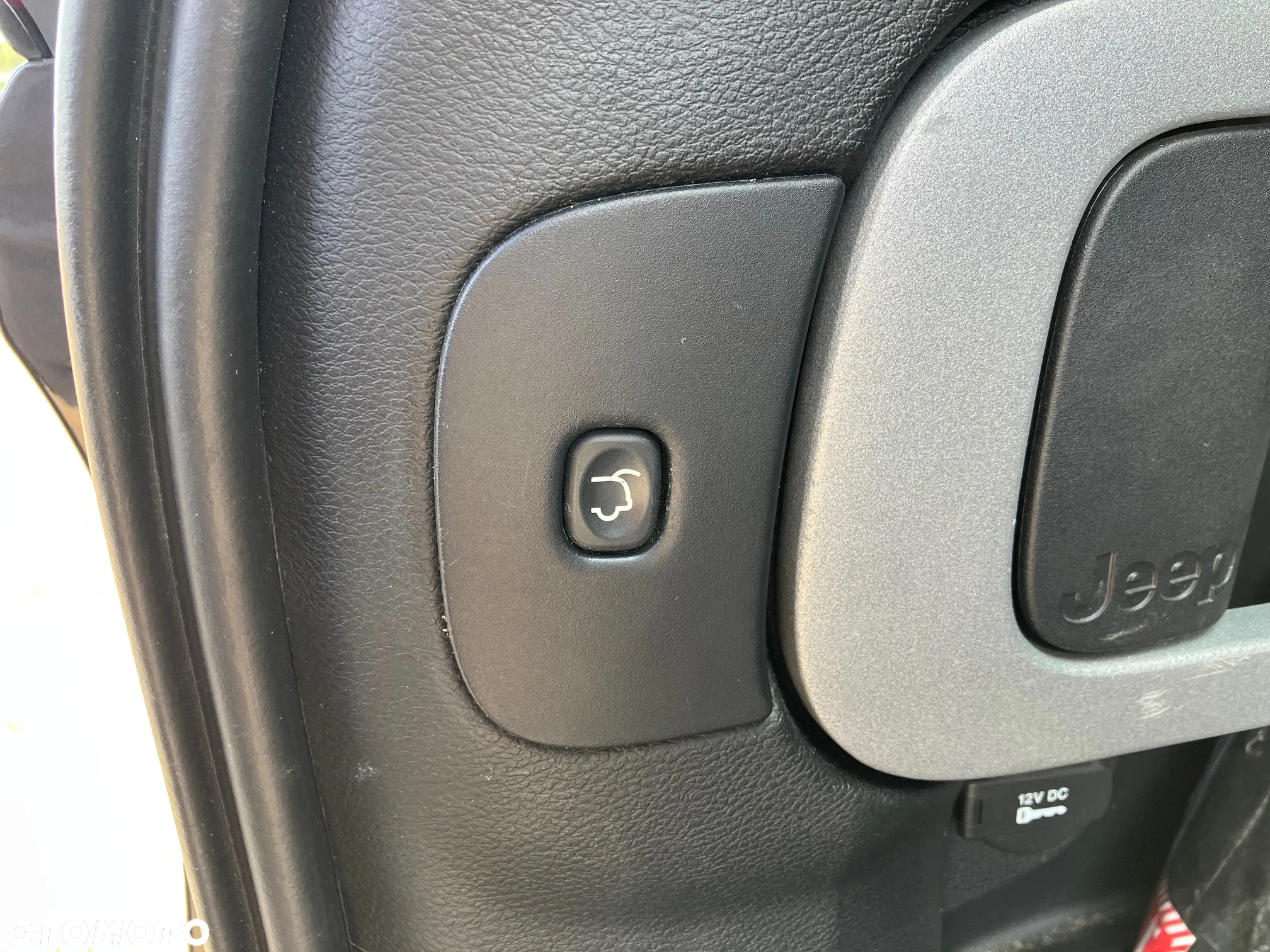 Jeep Cherokee 2.0 MJD 4x2 Longitude - 23